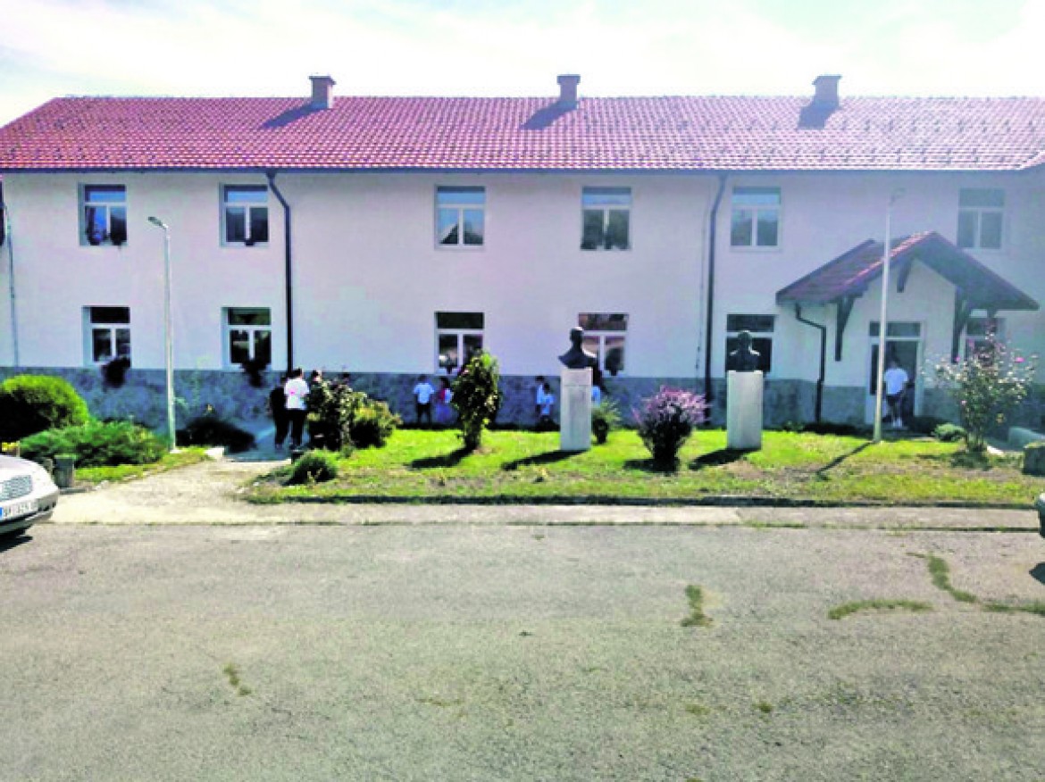 Osnovna skola Milivoje Borovic u Sljivovici 2
